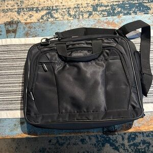 Targus Slipskin Laptop Bag 15 X 11 Neoprene Carrying Case Sleeve